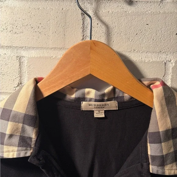 Black polo with iconic Nova check collar Size S - Picture 2 of 5